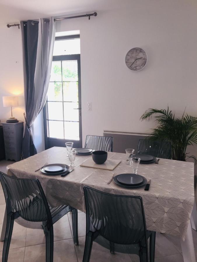 Appartement Cour Ancienne Abbaye Saint-Astier  Exteriör bild